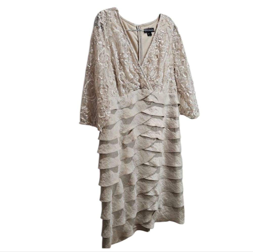 Jessica Howard Elegant Lace Beige Dress Ruffle Beautiful Women's Plus Size 2X